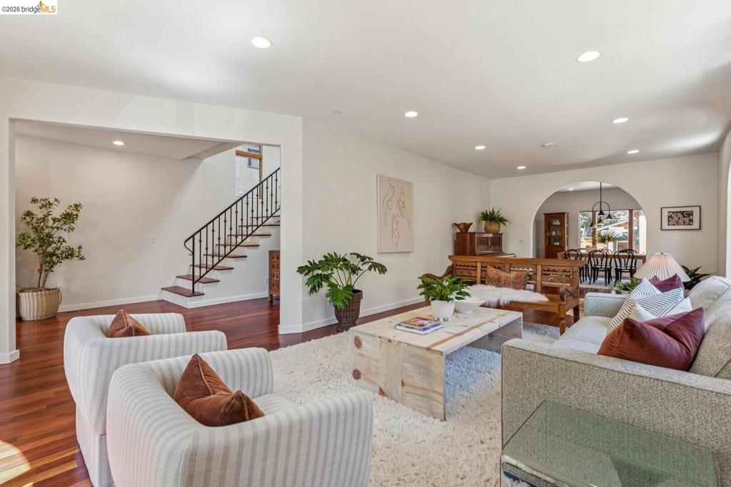 2431 Mckinley AVE