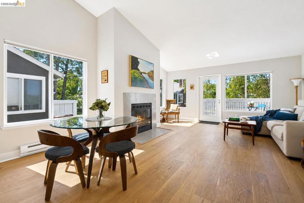 12 Bayside Ct