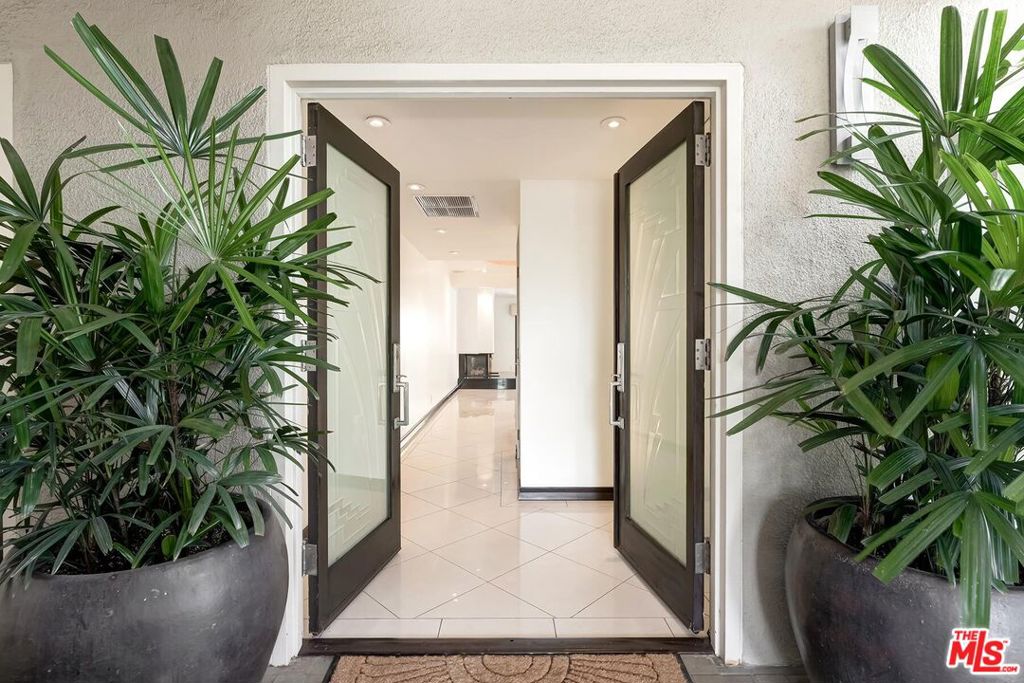801 Ocean Avenue 206, Santa Monica CA 90403