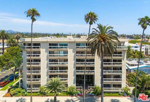 Photo of 801 Ocean Avenue #206, Santa Monica, CA 90403 (MLS # 26871359)