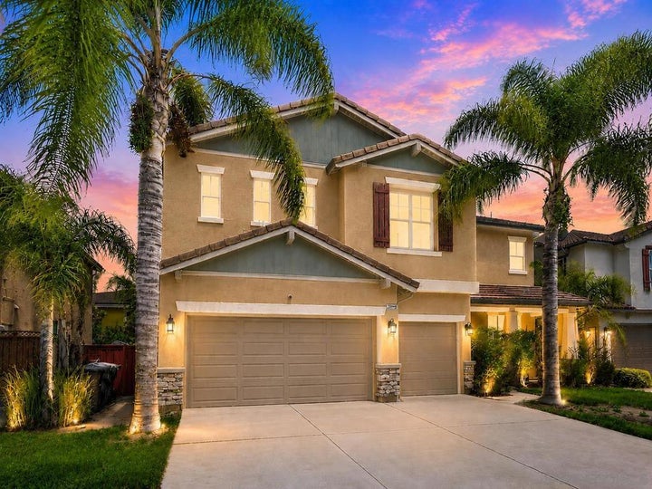 Photo 1 of 38 — 33544 Bellflower Pl, Murrieta, CA 92563