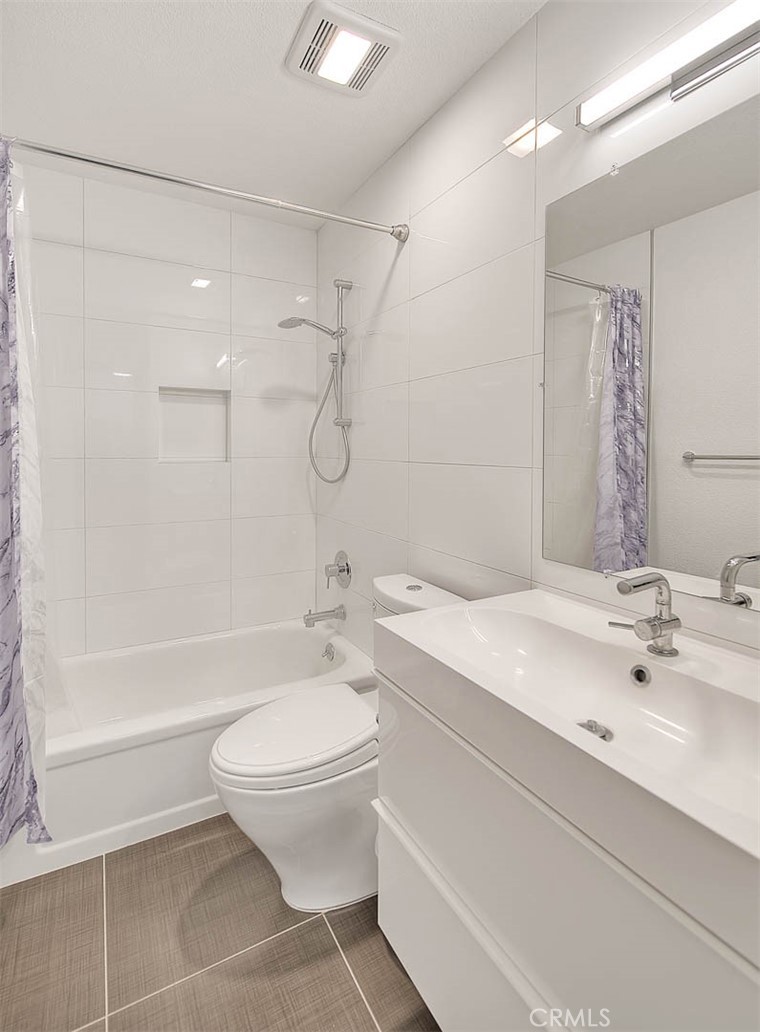 Mountain View Villas (32161) - Residential Lease