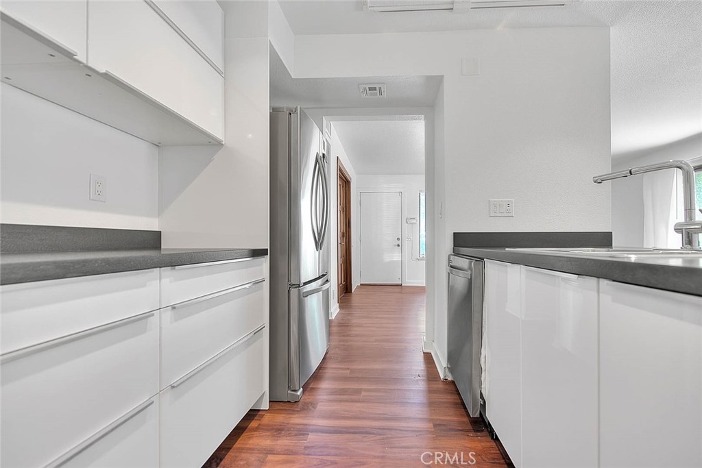 Mountain View Villas (32161) - Residential Lease
