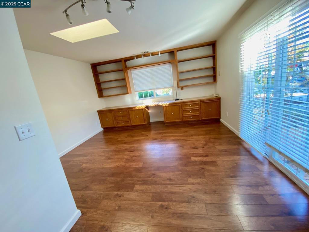 MIRA VISTA - Residential