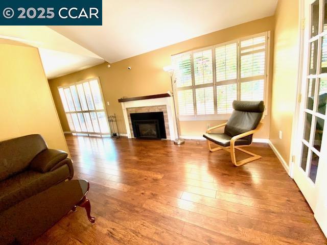 MIRA VISTA - Residential