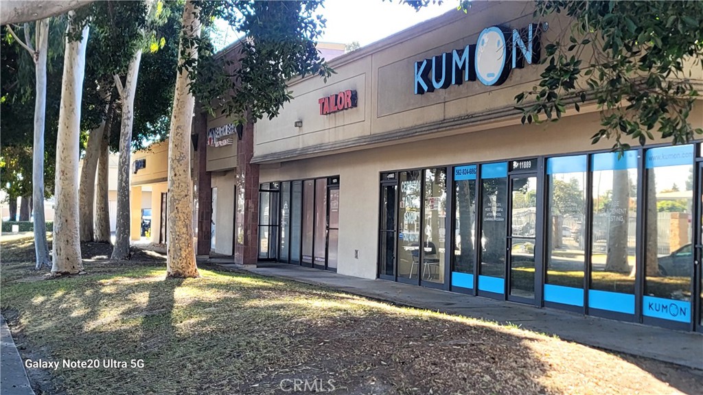 11883 E Del Amo Boulevard