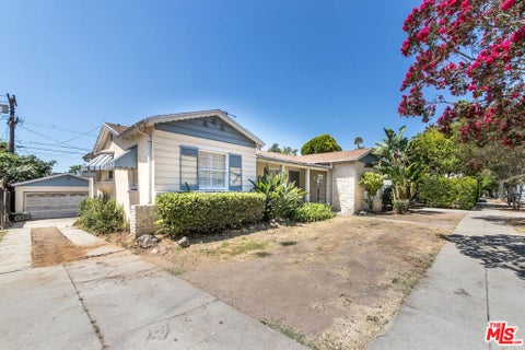 Photo of 4414 Ambrose Avenue, Los Angeles, CA 90027 (MLS # 26860821)