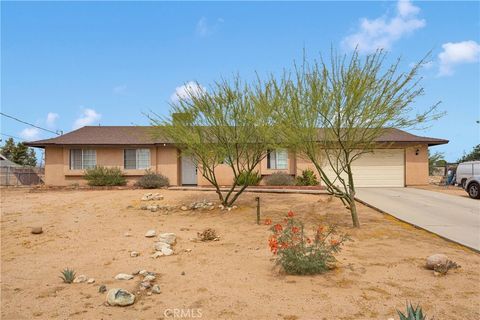 Photo of 8960 Buckthorn Avenue, Hesperia, CA 92345 (MLS # HD25133848)
