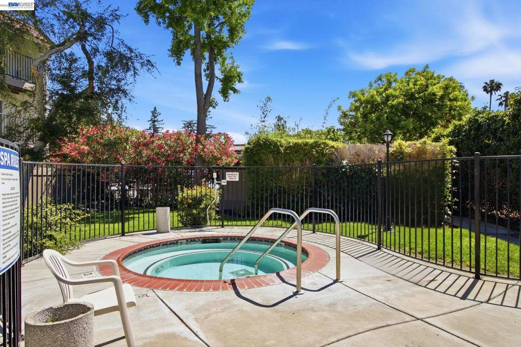 1720 Halford Ave 233