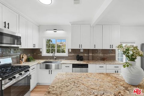 Photo of 3922 Princeton Street, Los Angeles, CA 90023 (MLS # 25621683)