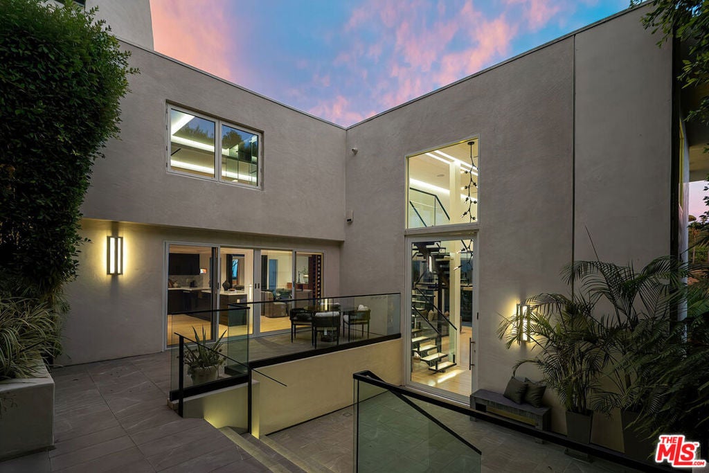 9340 Readcrest Drive