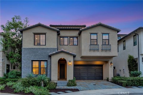 Photo of 17 Ponte, Lake Forest, CA 92630 (MLS # IV26008000)