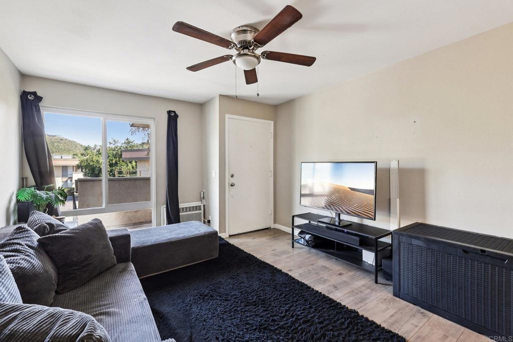 745 E Bradley Avenue 54