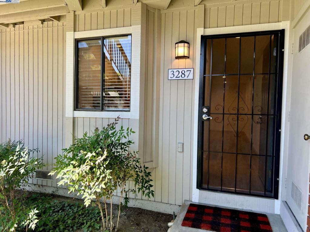 Beautiful, quiet and clean end-unit at Shadow Pines Condominiums: 2 bedroom 1 full bath condo in South San Jose/Evergreen. Large downstairs unit. New vinyl plank flooring, wall paint, electric range/oven with air-fly function and Kohler kitchen sink and faucet. Spacious living/family room with new ceiling fan/light. 2 parking spots: 1 detached single car garage + 1 assigned outdoor parking. Gated community with swimming pool and recreation room. Easy Access to 101/280/680 and Capitol Expressway. Walking distance to Target and restaurants.