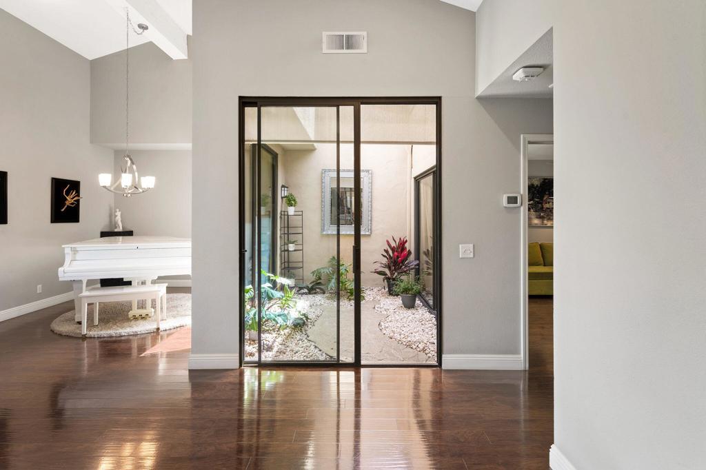 The Lakes Country Cl - Residential