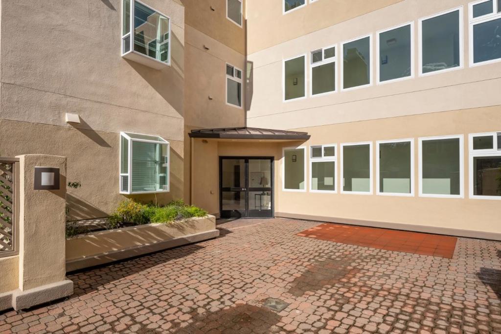 30 Lorton Avenue 302