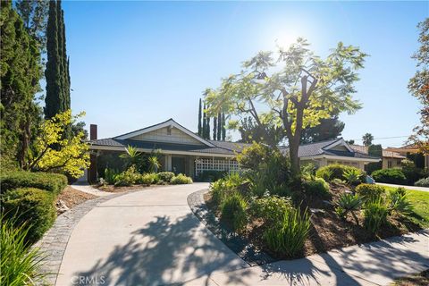 Photo of 20436 Wells Drive, Woodland Hills, CA 91364 (MLS # SR25241917) Photo of 20436 Wells Drive, Woodland Hills, CA 91364 (MLS # SR25241917)