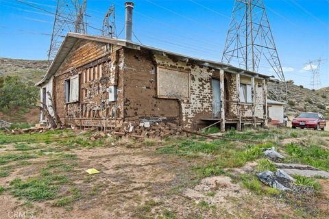 Photo of 32301 Angeles Forest, Palmdale, CA 93550 (MLS # CV26022098)