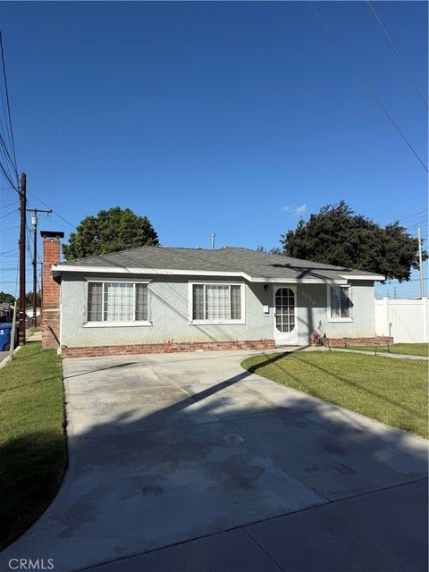 Photo of 6056 Camerino ST, Lakewood, CA 90713 (MLS # SR26233102)