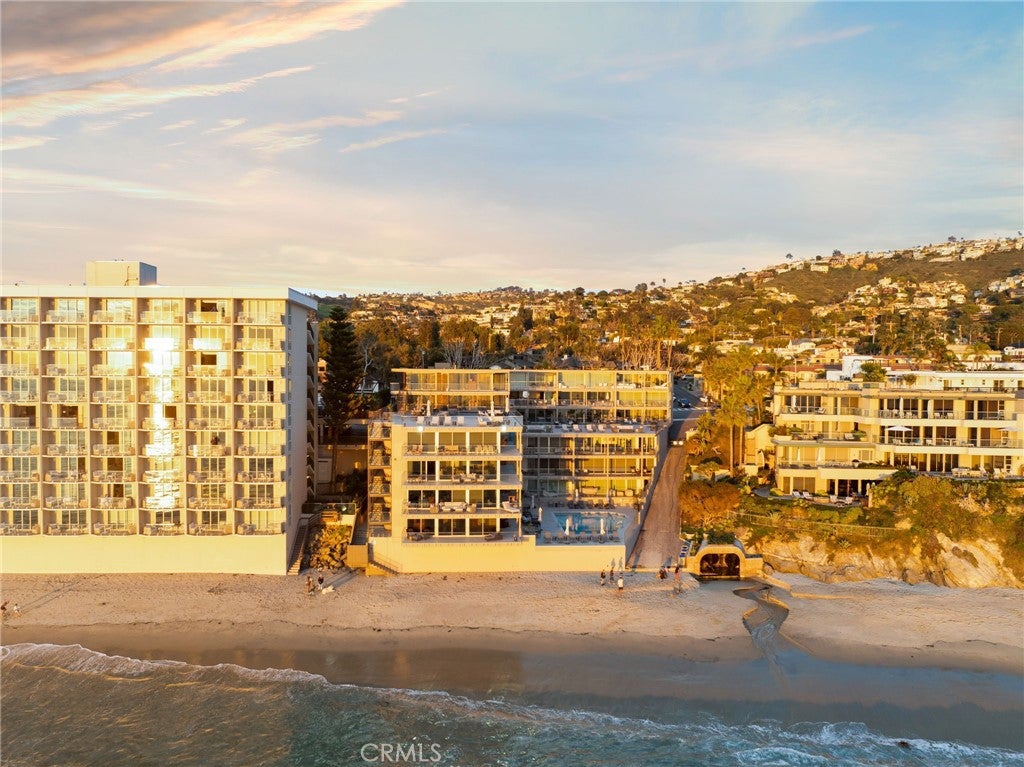 1585 S Coast
