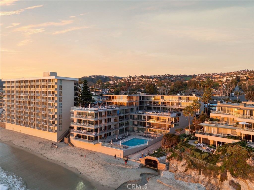 1585 S Coast 47