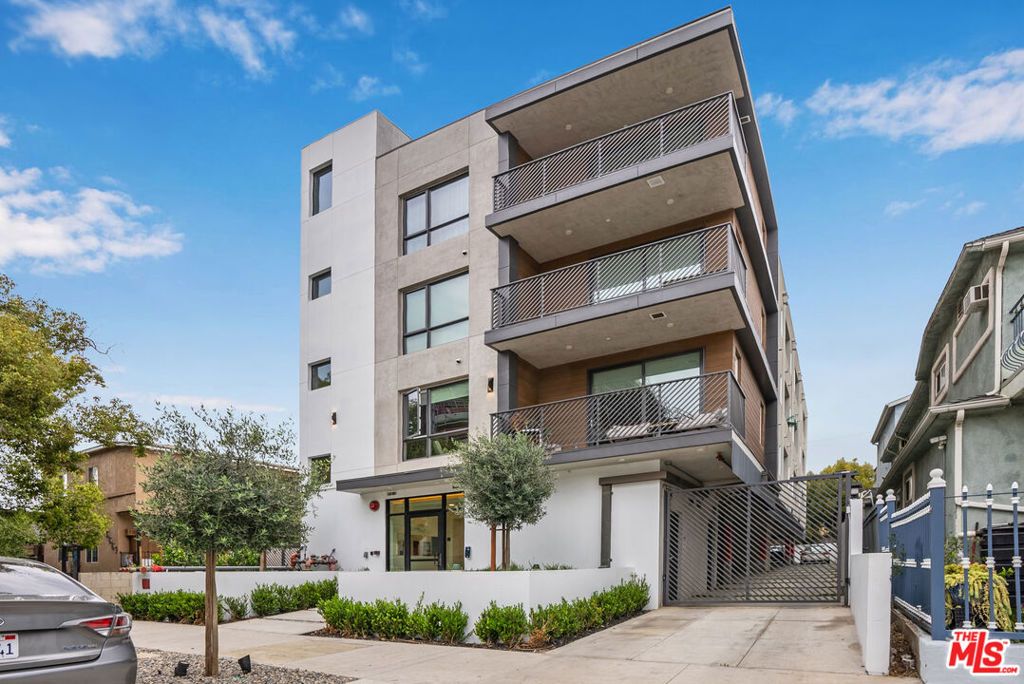 Photo of 5657 Virginia Avenue #403, Los Angeles, CA 90038 (MLS # 26651479)