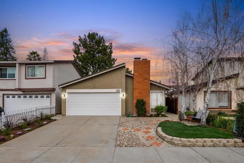 Photo of 903 Calle De Verde, San Jose, CA 95136 (MLS # ML82034648)