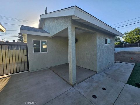 Photo of 769 E 7th Street #B, Upland, CA 91786 (MLS # TR25248195) Photo of 769 E 7th Street #B, Upland, CA 91786 (MLS # TR25248195)