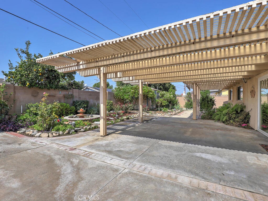 La Track - Residential