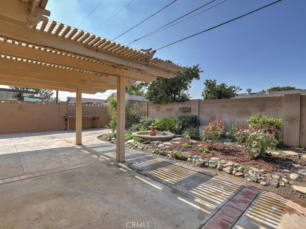 La Track - Residential