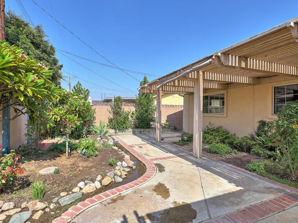 La Track - Residential