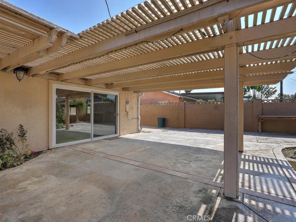 La Track - Residential