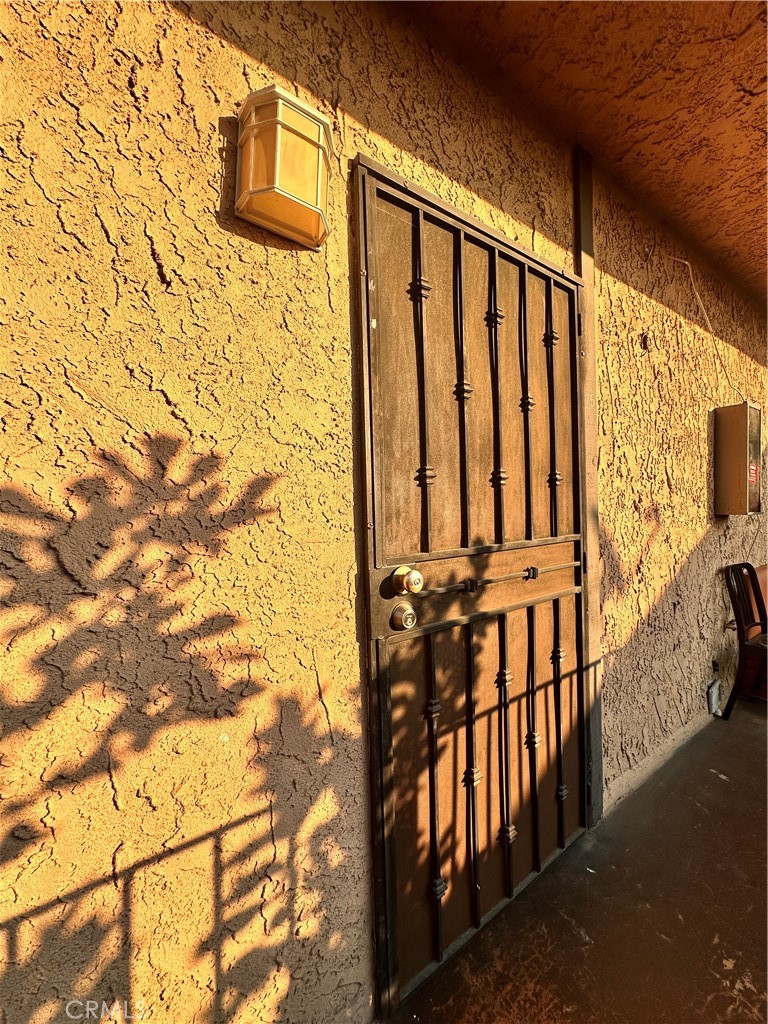 Central located in the heart of El Monte in the Magnolia Villa complex is this second story.
Spacious living room and dining area which is adjacent to the kitchen with granite counters and plenty of cabinets. Two good sized bedrooms, one with a walk-in closet and a full hall bathroom. There is an additional room which can be great as a bedroom or home office. This unit comes with two assigned parking spaces: one enclosed garage and one open parking space. Freshly painted interiors, HVAC, laminate and tile flooring, Located near many local shops and restaurants with easy access to the 10 and 605 freeways