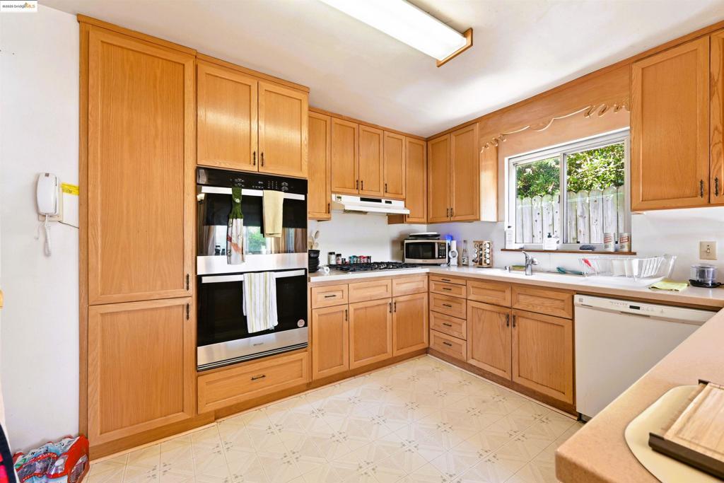 E RICHMOND HGTS - Residential