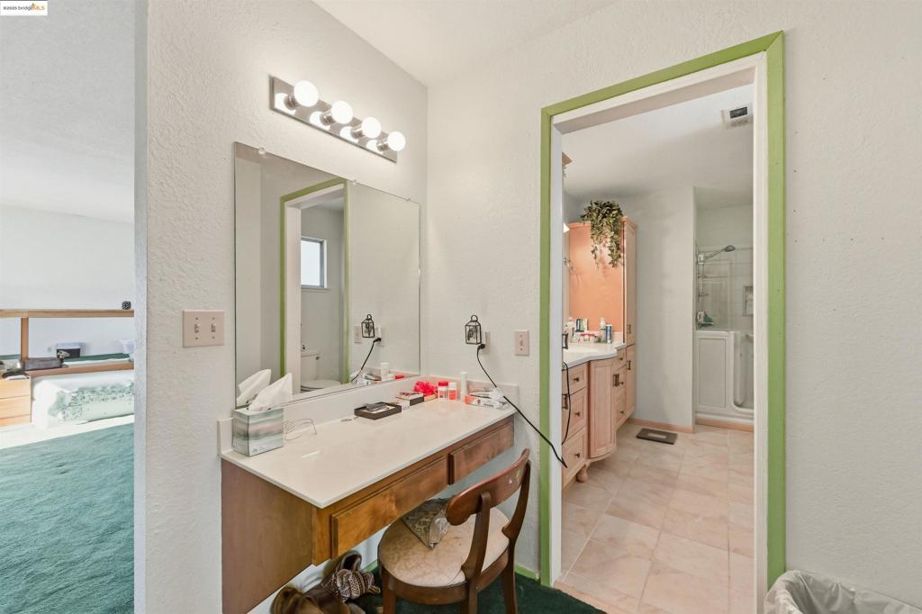 E RICHMOND HGTS - Residential