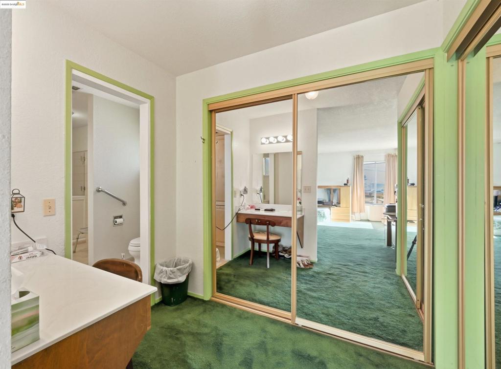 E RICHMOND HGTS - Residential