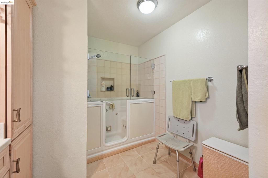 E RICHMOND HGTS - Residential