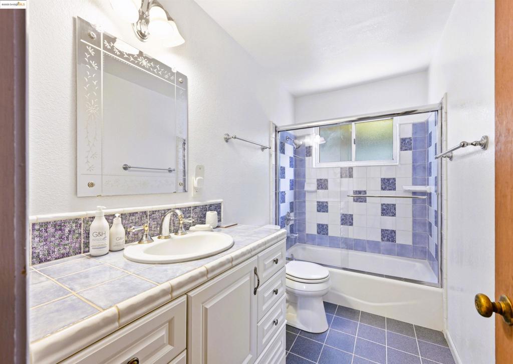 E RICHMOND HGTS - Residential