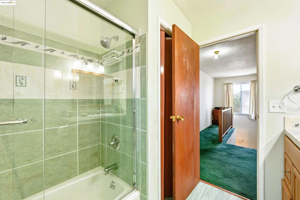 E RICHMOND HGTS - Residential