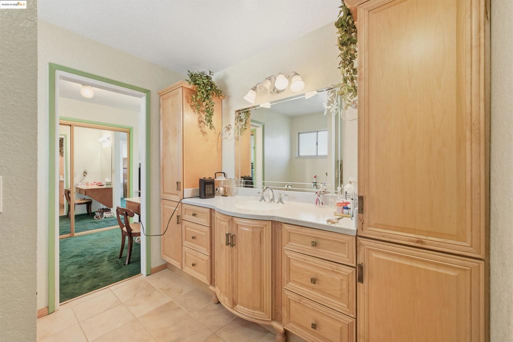 E RICHMOND HGTS - Residential
