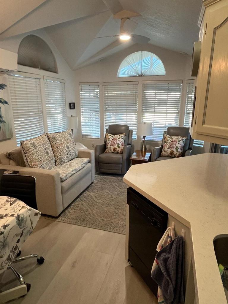 Rancho Casa Blanca - Manufactured In Park