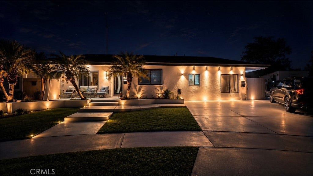 16842 16846 Lucia Lane