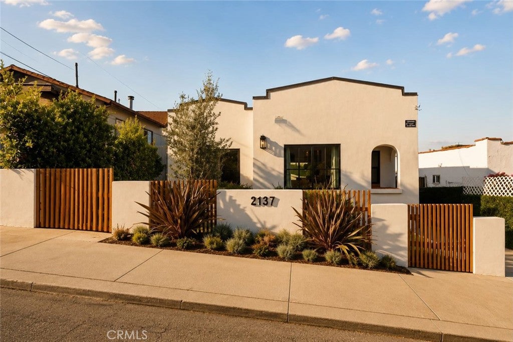 2137 Santa Ynez Street, Los Angeles CA 90026
