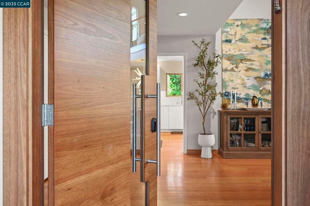 Photo of 165 Springside Rd, Walnut Creek, CA 94597 (MLS # 41115061)