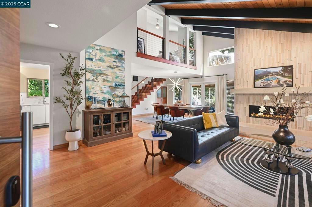 Photo of 165 Springside Rd, Walnut Creek, CA 94597 (MLS # 41115061)