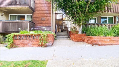 Photo of 5901 Canterbury Drive #11, Culver City, CA 90230 (MLS # SR26153492)