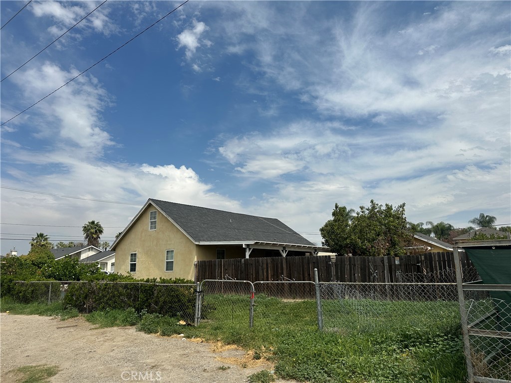 1369 Hardt Street