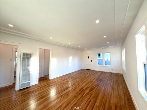 Photo of 1946 S Bronson Ave, Los Angeles, CA 90018 (MLS # SR26027055)