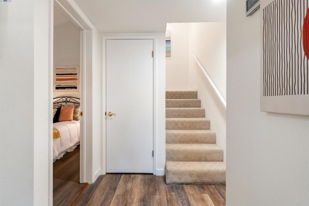 OAK TREE VILLAS - Residential