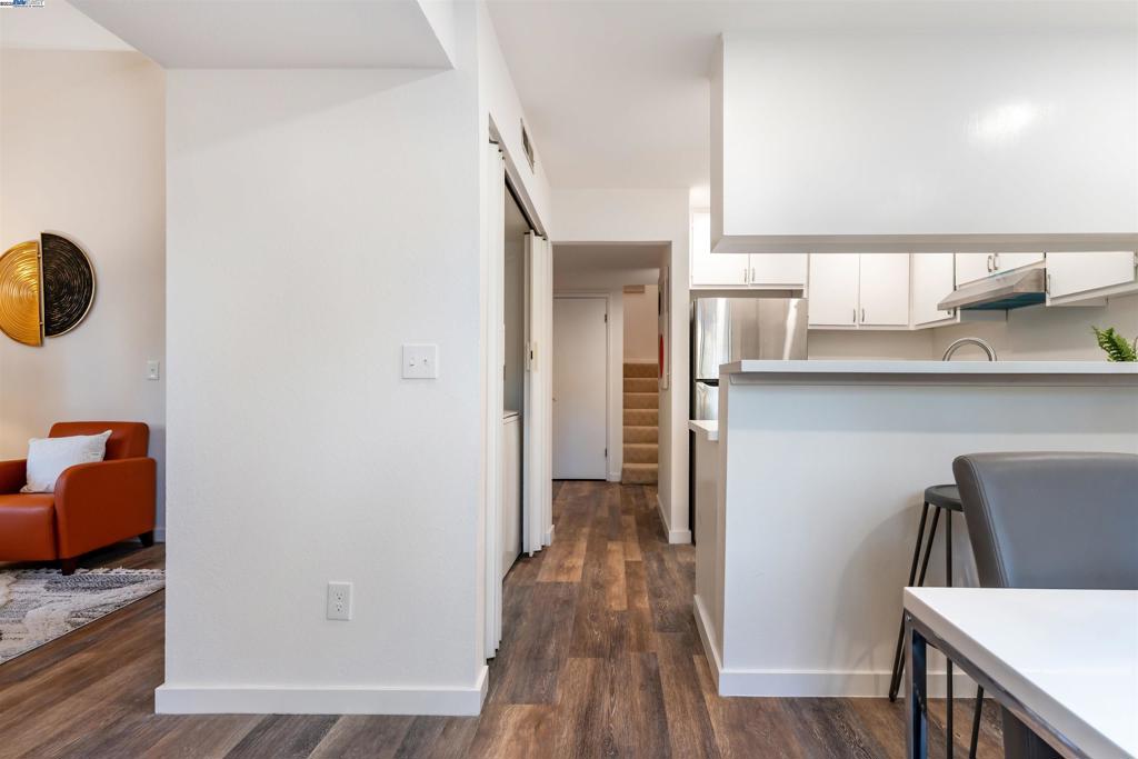 OAK TREE VILLAS - Residential
